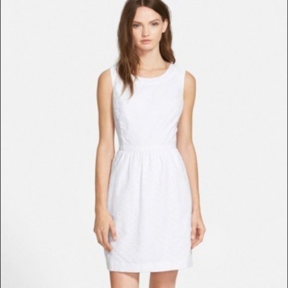 Vineyard Vines Dresses & Skirts - Vineyard Vines White Eyelet Dress  size 6